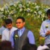 เจ้าบ่าวและเพื่อนรอขบวนเจ้าสาว เจ้าบ่าวและเพื่อนรอขบวนเจ้าสาว