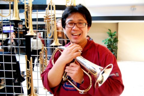ลองแตร Adams ตัวนี้ 2000Euro